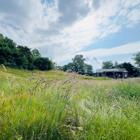 Rode Bell Achter Duin Glamping 't Horntje