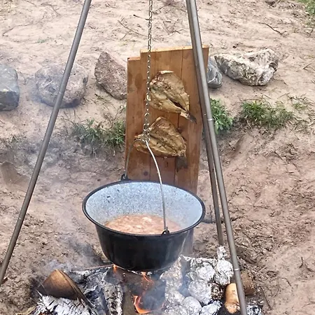 Rode Bell Achter Duin *